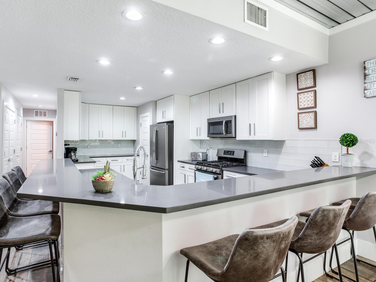 GAY SHORES - Residential Lease