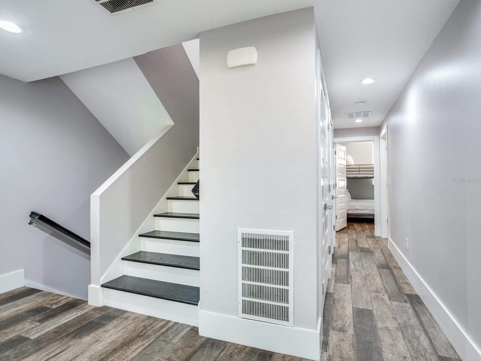 GAY SHORES - Residential Lease