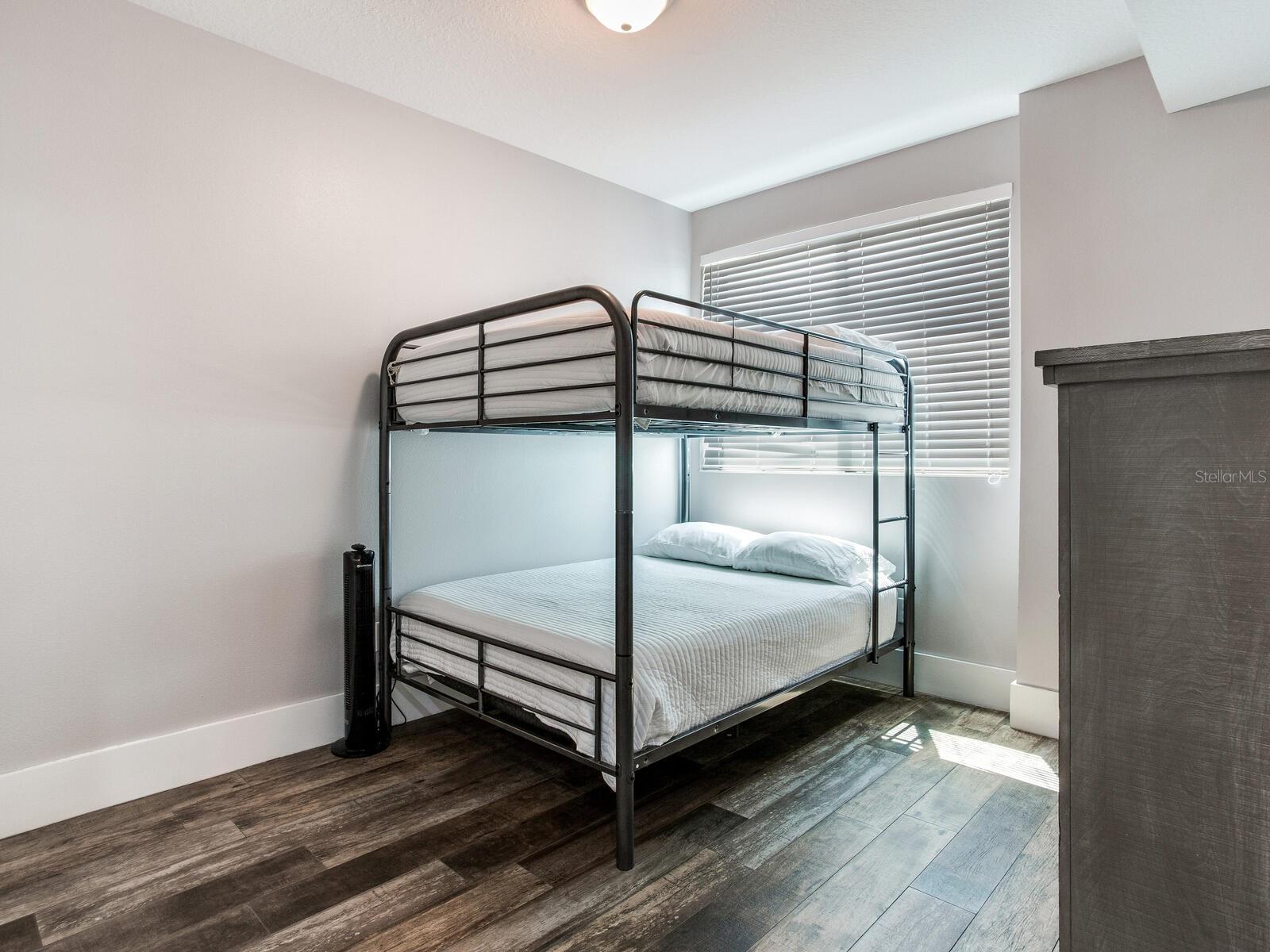 GAY SHORES - Residential Lease