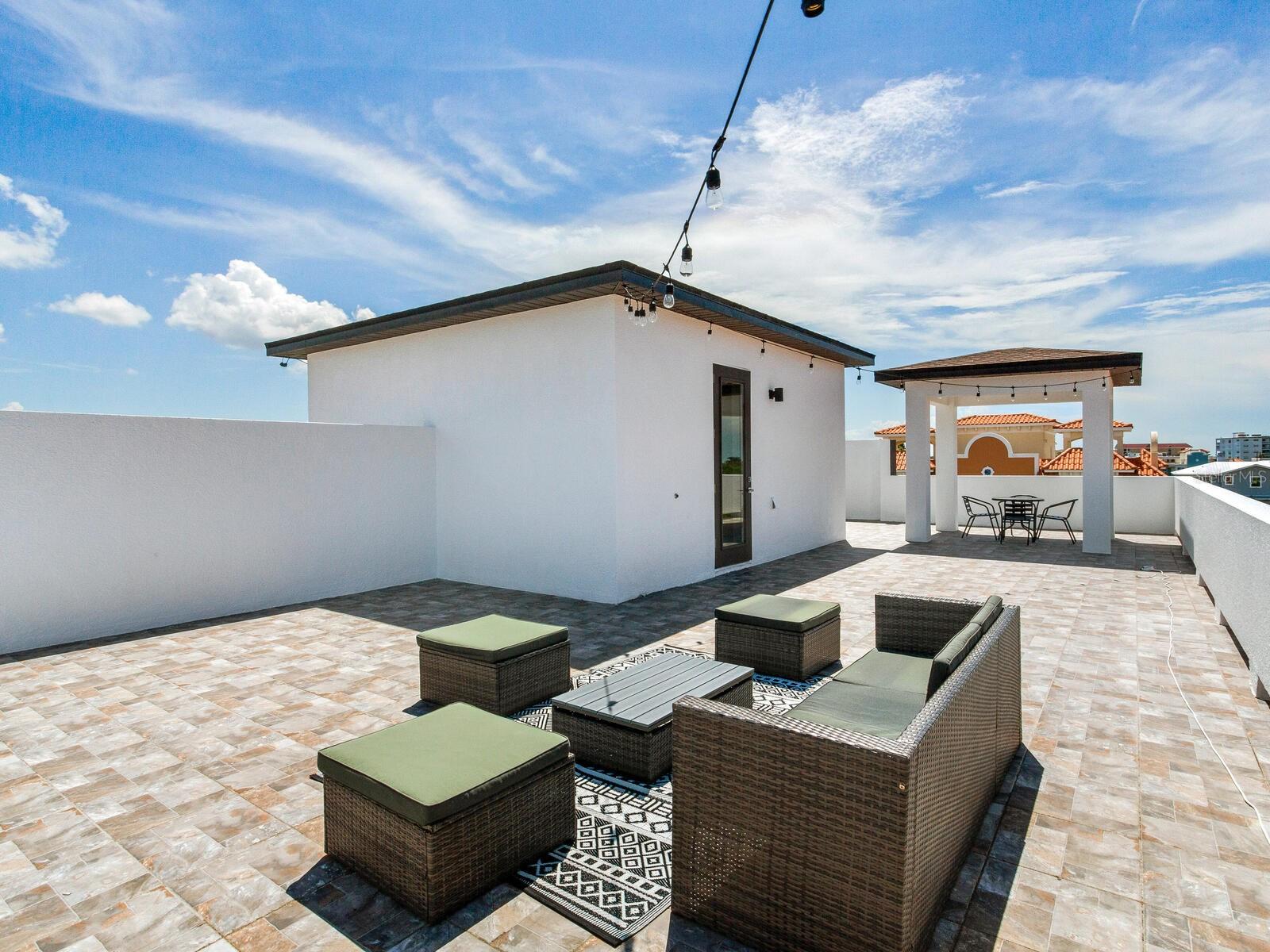 GAY SHORES - Residential Lease