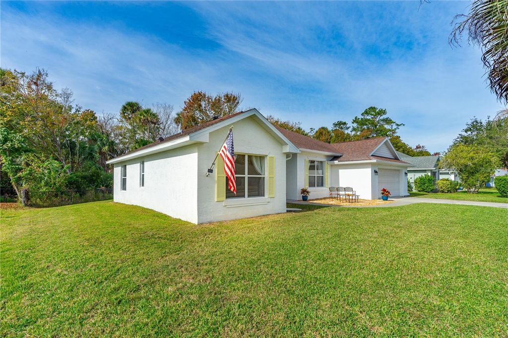 Photo of 16 Manderley Lane, Ormond Beach, FL 32174 (MLS # V4946136)