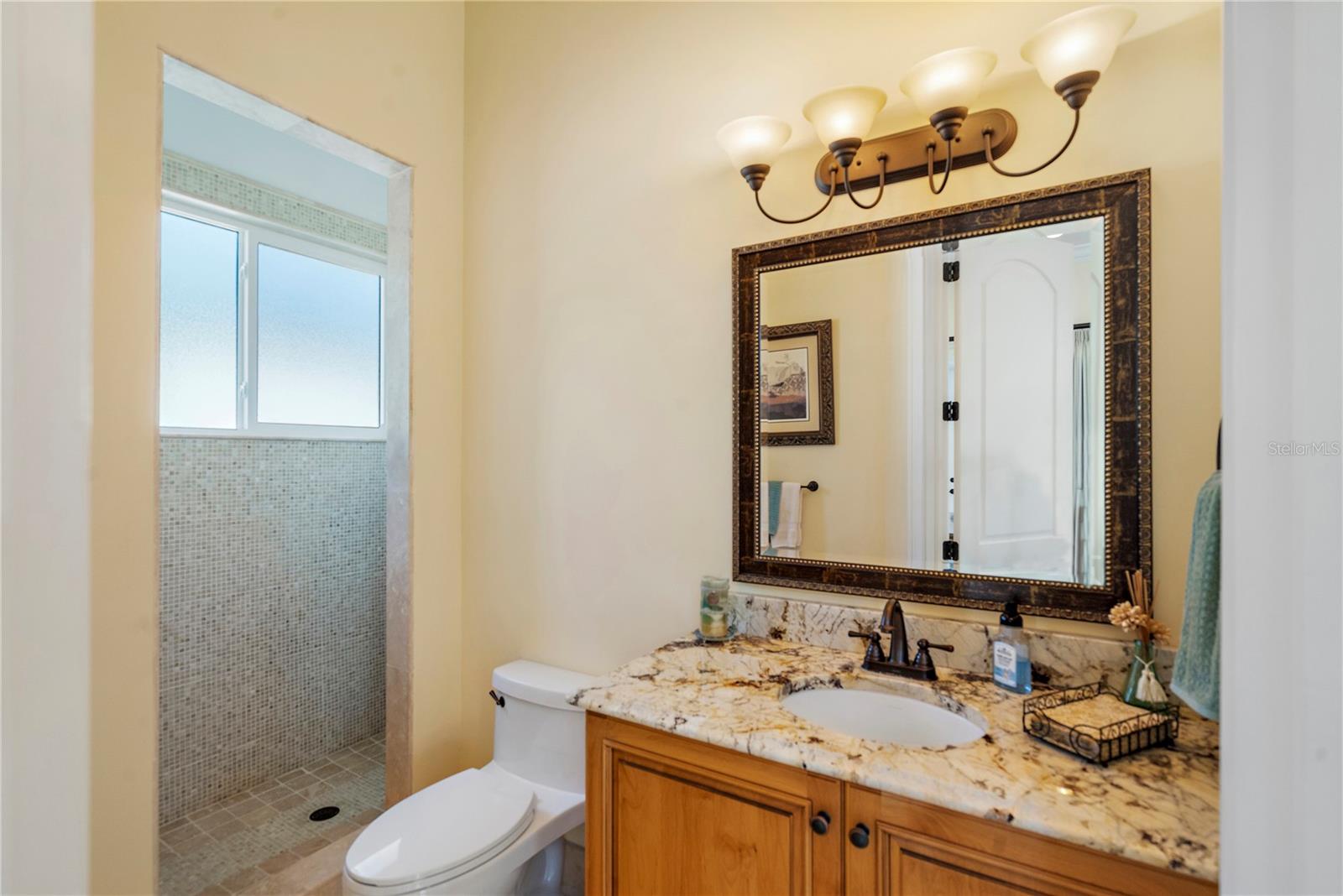 COLONIAL CORP REP - Residential