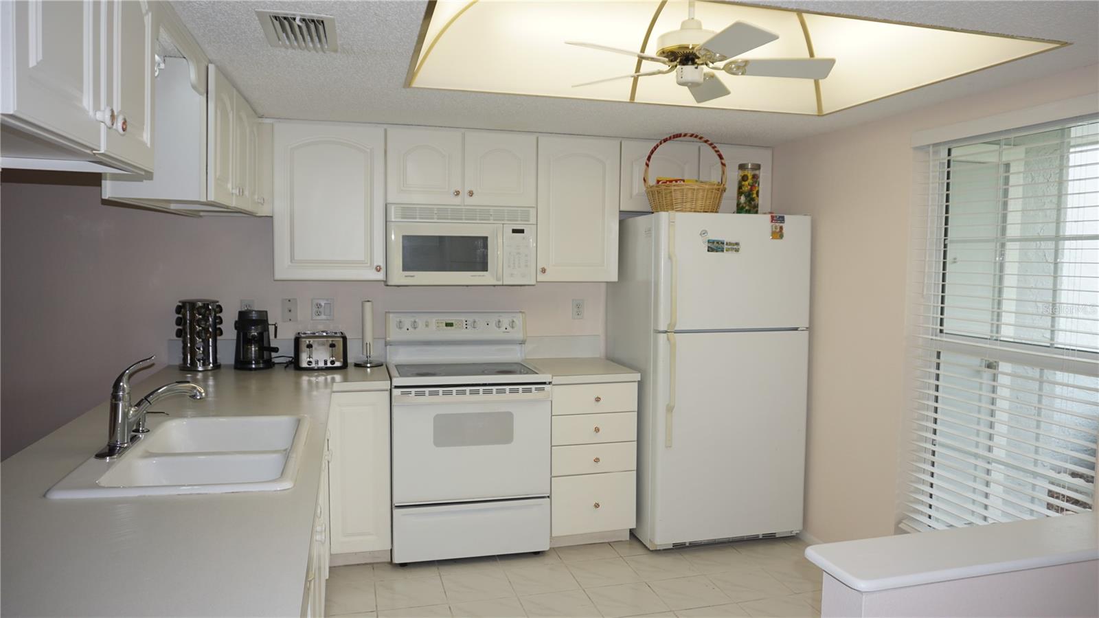 VILLAGE WOODS CONDO PH 02 - Residential Lease