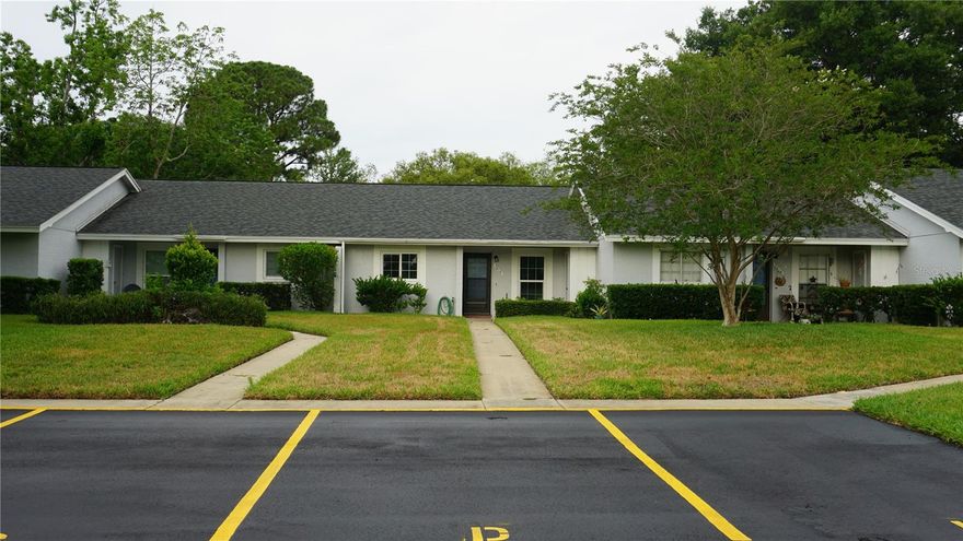 BEACON WOODS - VILLAGE WOODS FURNISHED CONDO - 2 BEDROOM, 2 BATH, SPLIT BEDROOM PLAN, EAT-IN KITCHEN, LIVING ROOM, DINIING ROOM, CUL-DE-SAC LOCATION,  NO REAR NEIGHBORS, RENTAL INCLUDES, CABLE TV, INTERNET, WATER/SEWER, TRASH, GROUNDS MAINTENANCE, CLUBHOUSE, POOL & RECREATION. 55+ COMMUNITY, CLOSE TO MEDICAL, SHOPPING AND ALL CONVENIENCES.