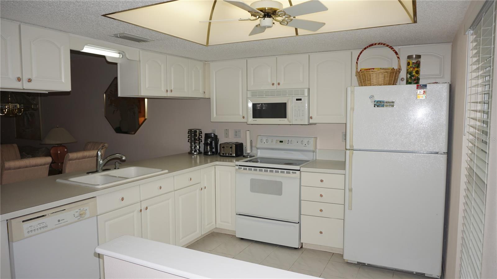 VILLAGE WOODS CONDO PH 02 - Residential Lease