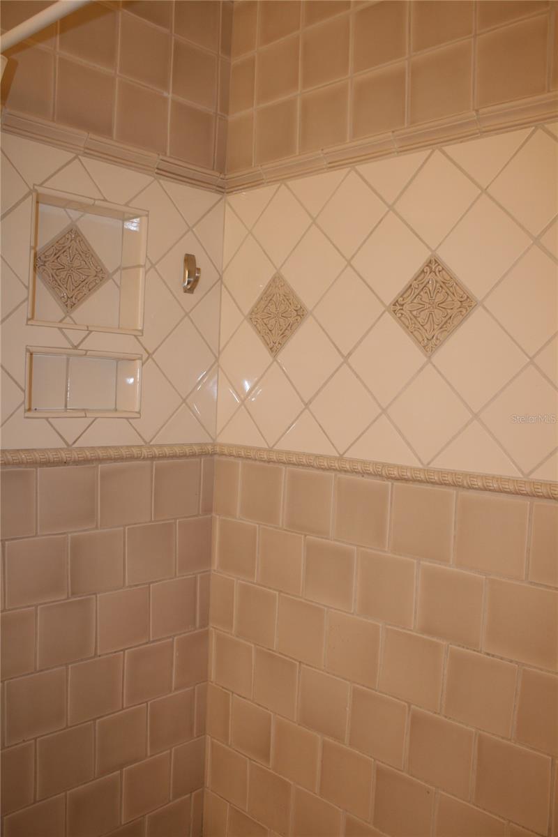 HIDDEN CREEK - Residential