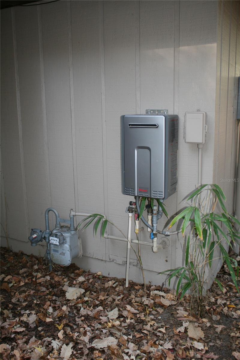 HIDDEN CREEK - Residential