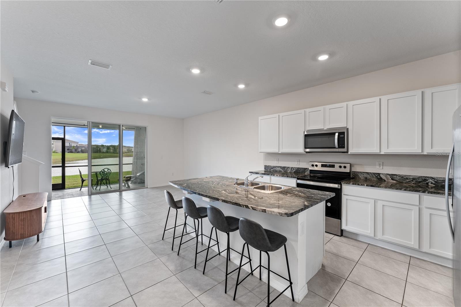AVALON PARK WEST-NORTH PH 1A & - Residential Lease