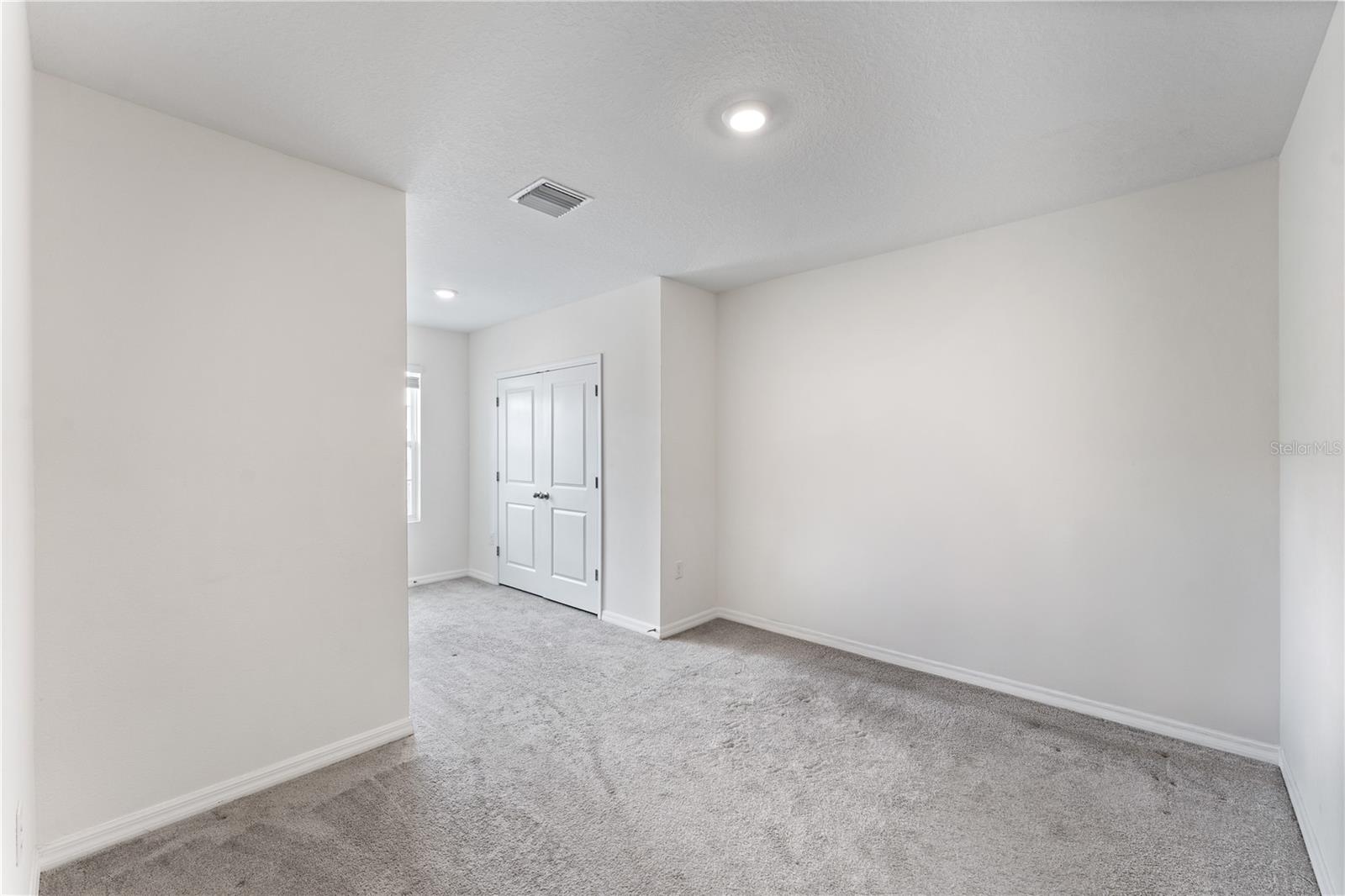 AVALON PARK WEST-NORTH PH 1A & - Residential Lease