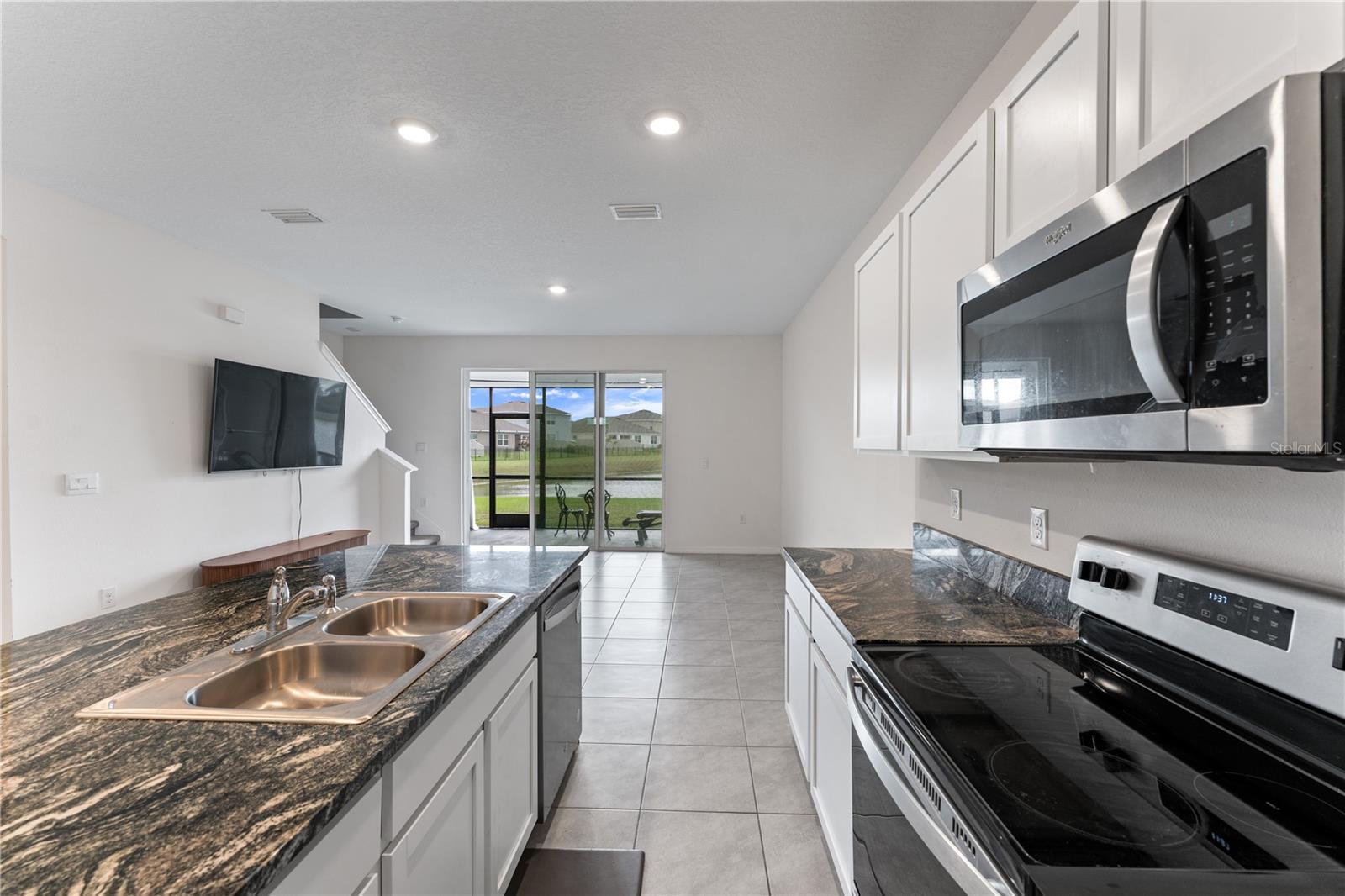 AVALON PARK WEST-NORTH PH 1A & - Residential Lease