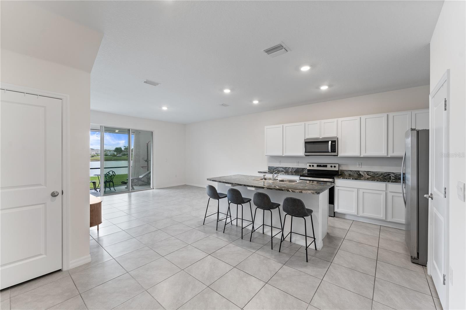AVALON PARK WEST-NORTH PH 1A & - Residential Lease