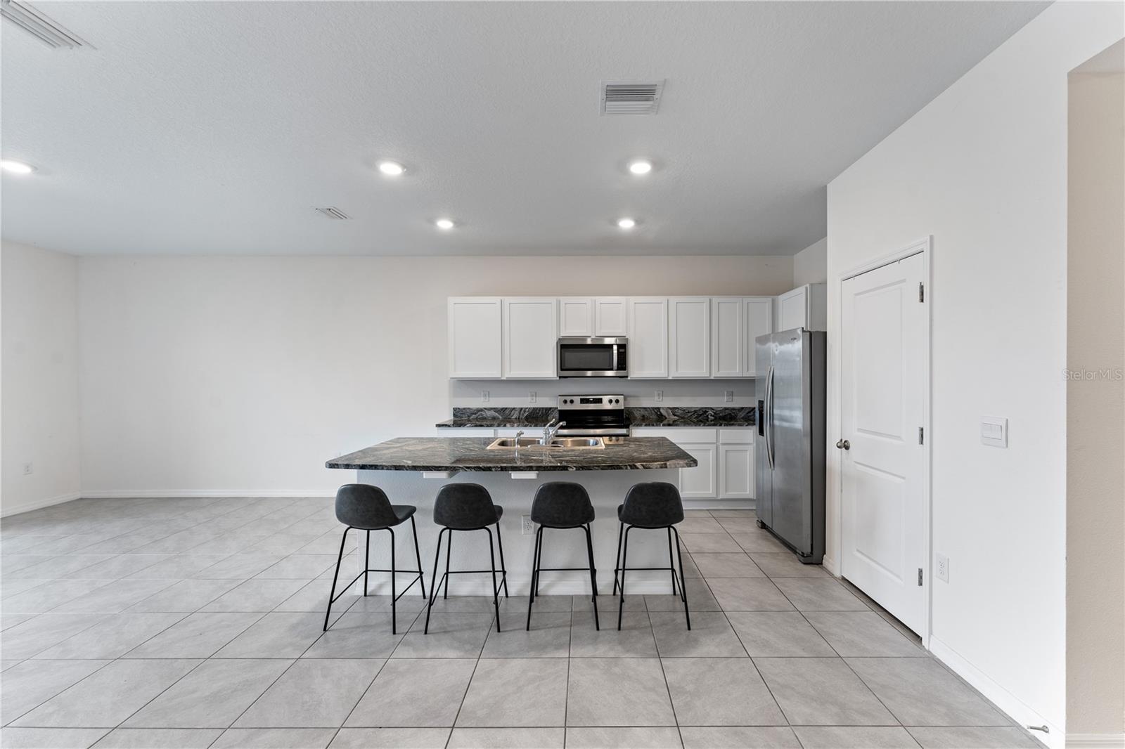 AVALON PARK WEST-NORTH PH 1A & - Residential Lease