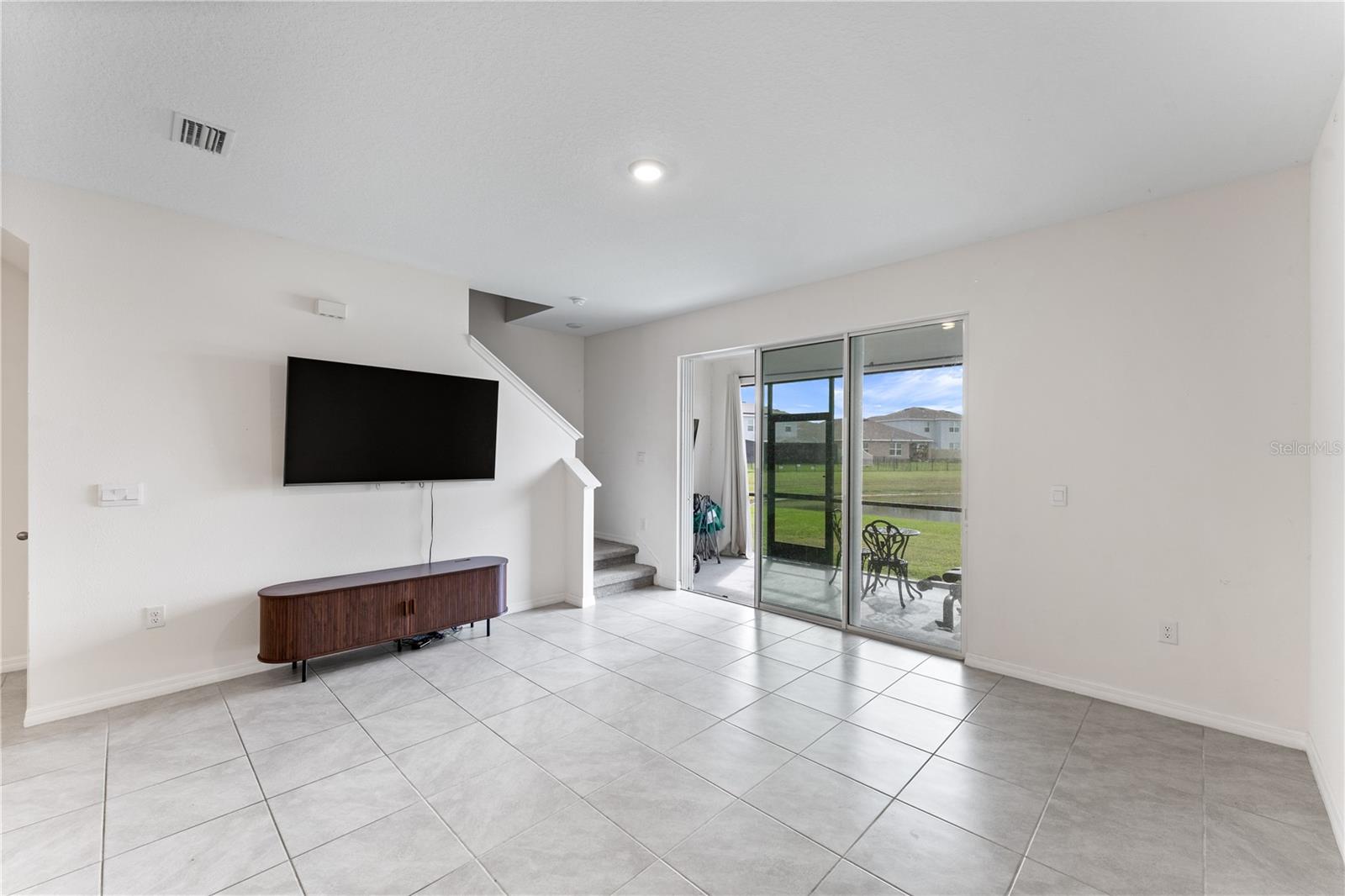AVALON PARK WEST-NORTH PH 1A & - Residential Lease