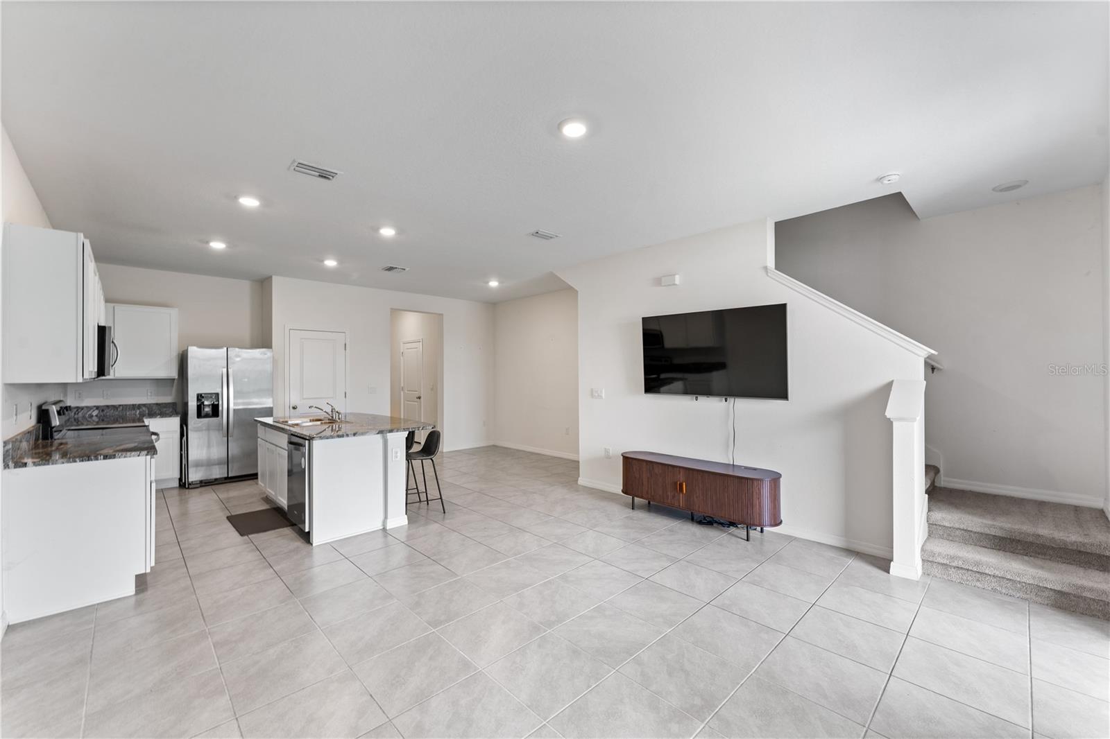 AVALON PARK WEST-NORTH PH 1A & - Residential Lease