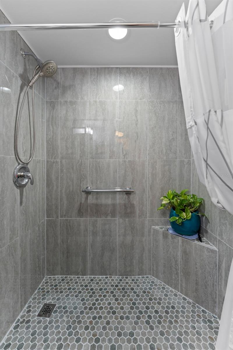 WINDING WOOD CONDO 1X - Residential