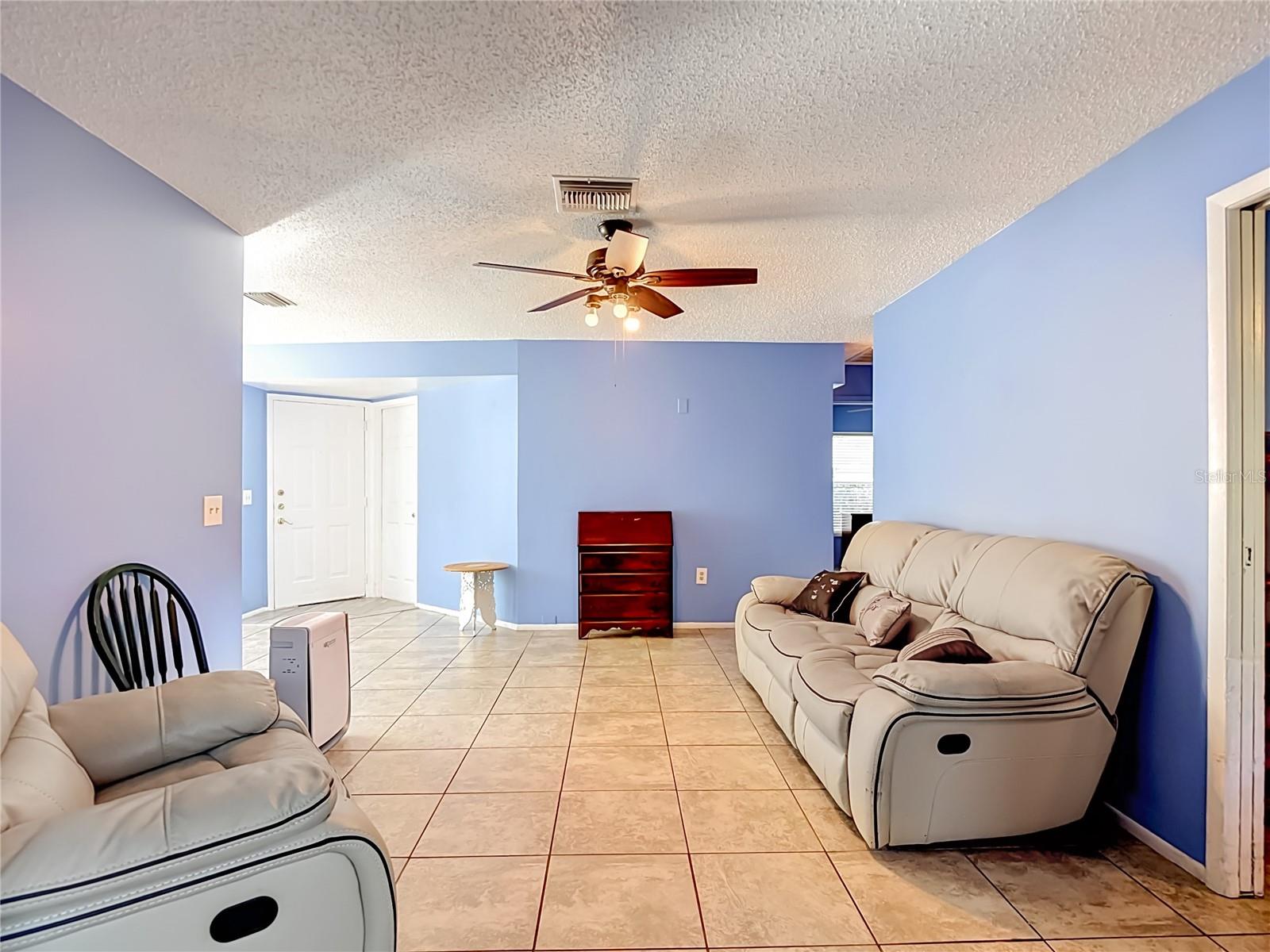 CAPRI VILLAGE CONDO 01 - Residential