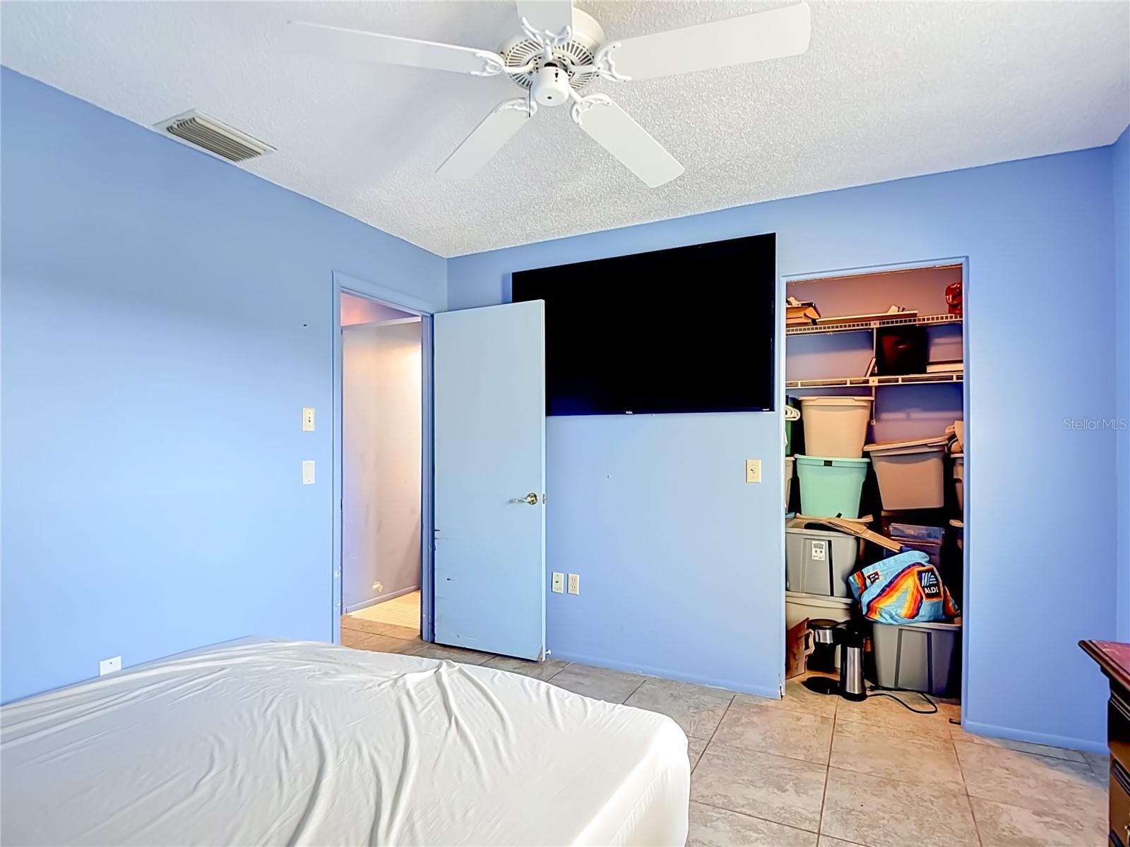 CAPRI VILLAGE CONDO 01 - Residential