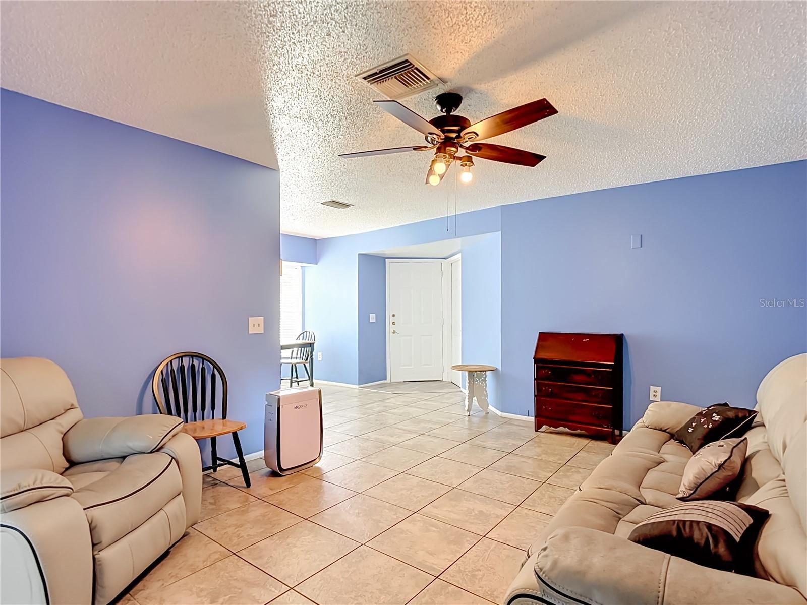 CAPRI VILLAGE CONDO 01 - Residential