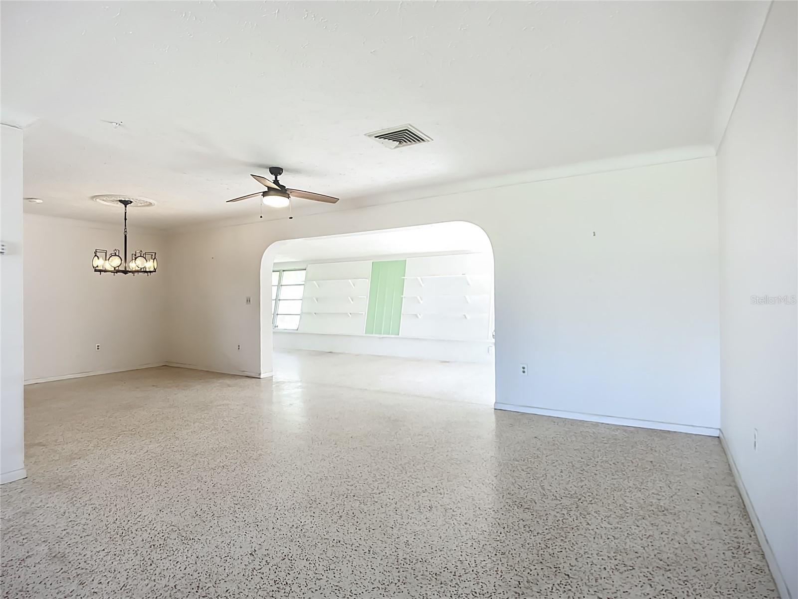 SOUTH GATE - Residential