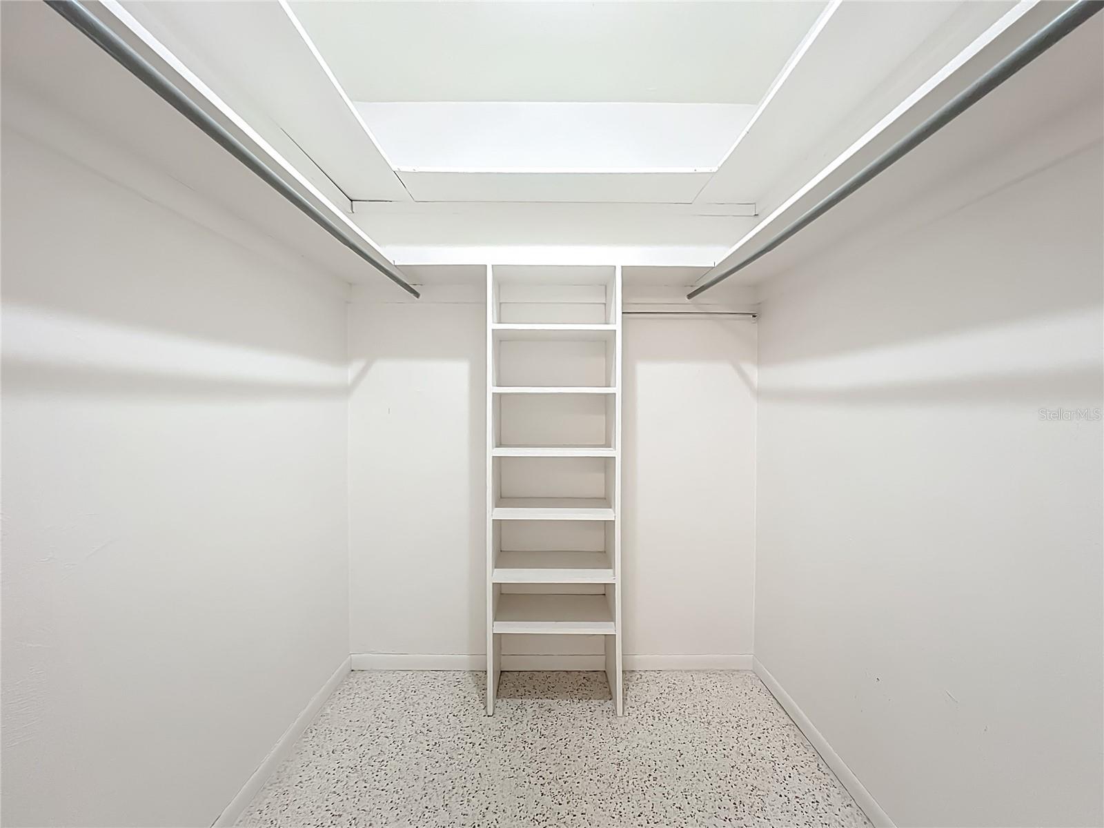 SOUTH GATE - Residential