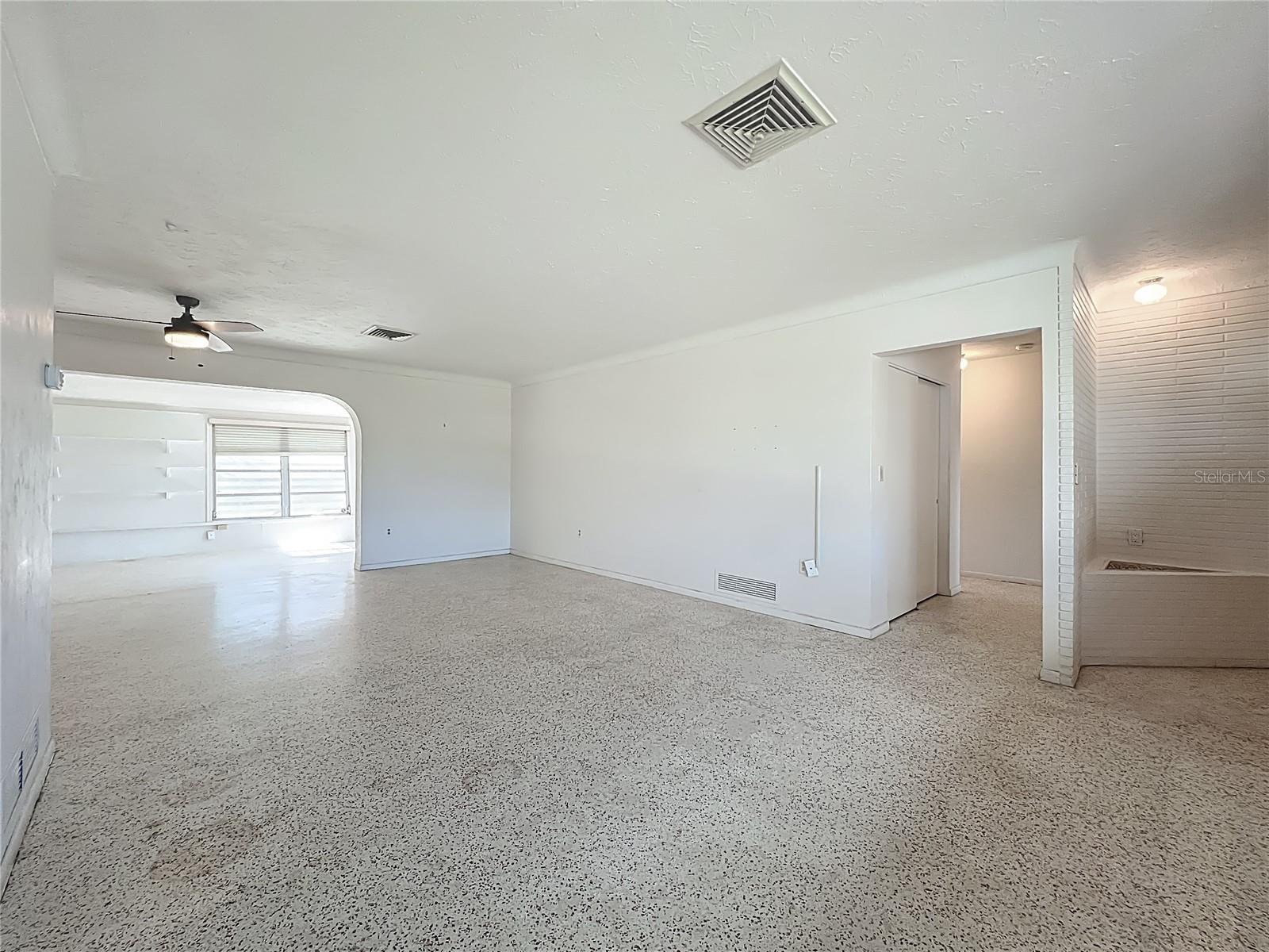 SOUTH GATE - Residential