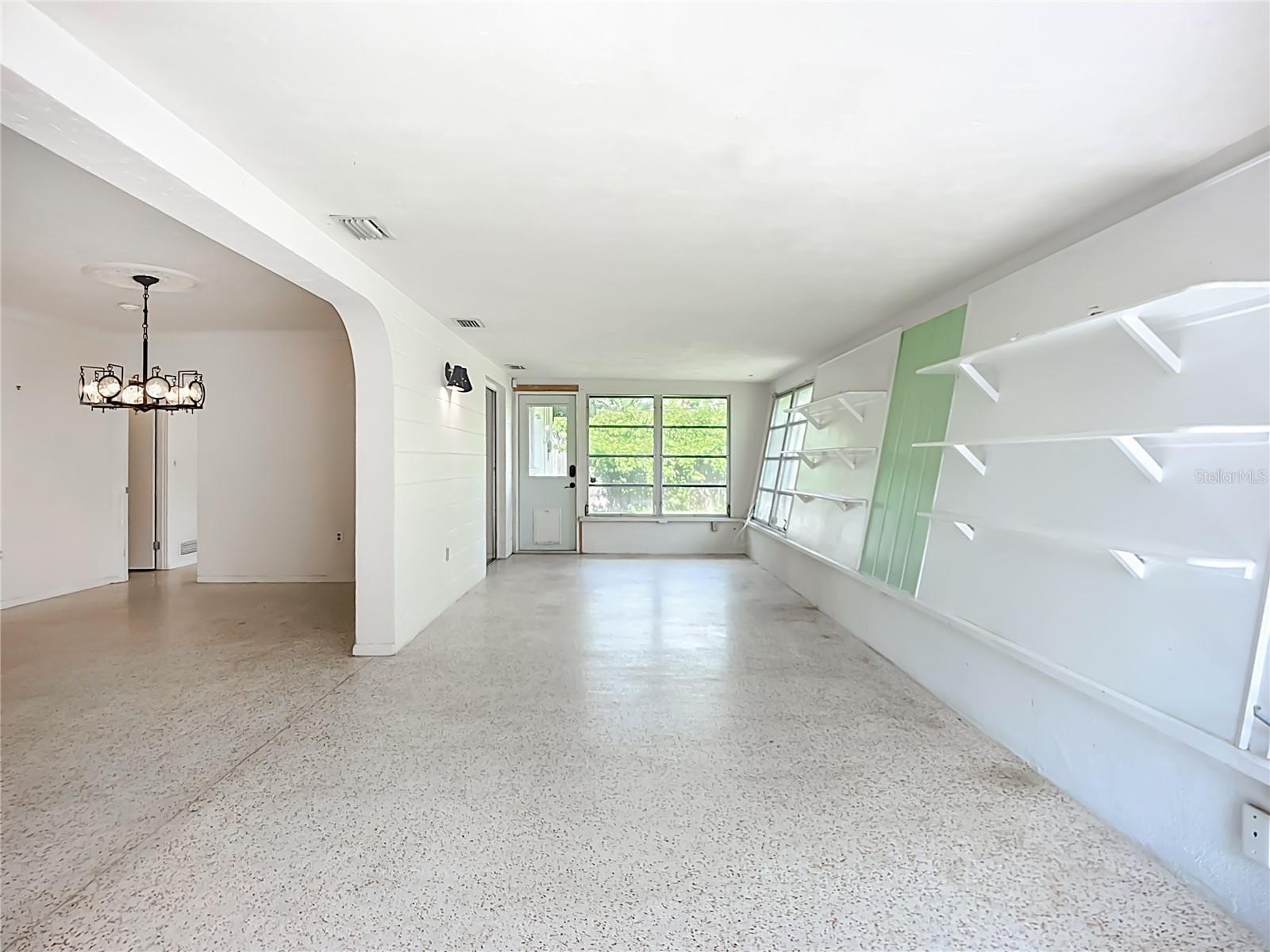 SOUTH GATE - Residential