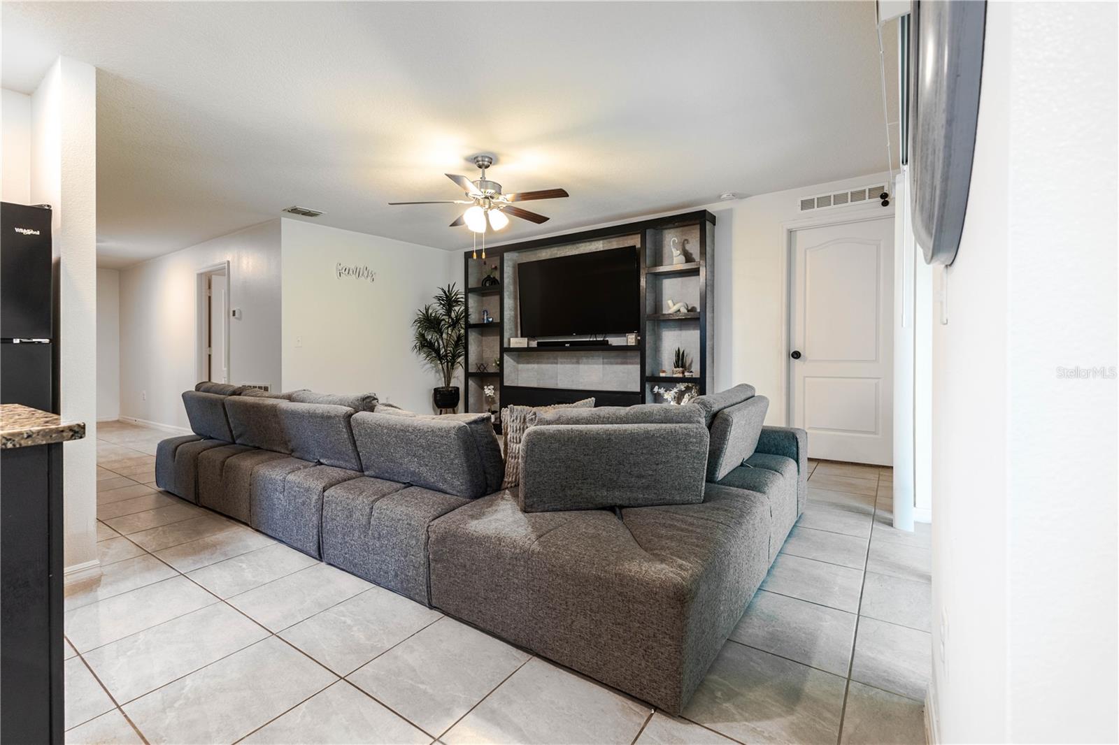 543 NARDELLO DRIVE