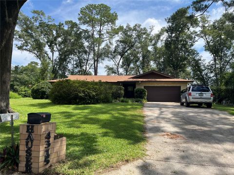 Photo of 4315 SE 10th Place, Ocala, FL 34471 (MLS # OM708650) Photo of 4315 SE 10th Place, Ocala, FL 34471 (MLS # OM708650)