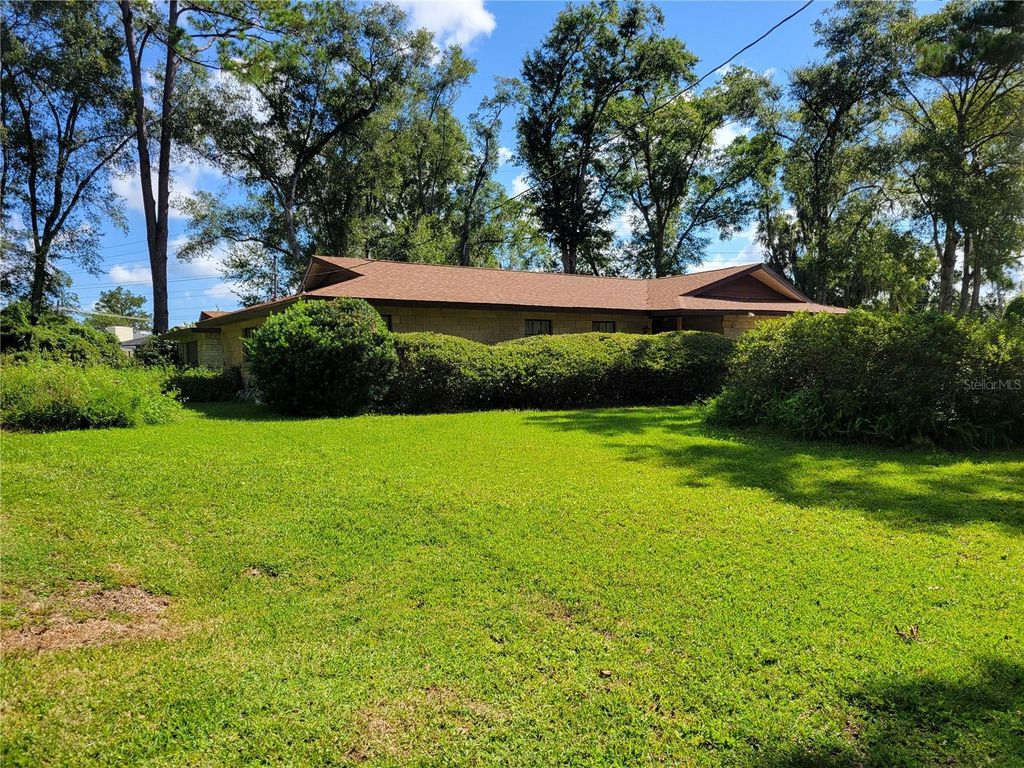Photo of 4315 SE 10th Place, Ocala, FL 34471 (MLS # OM708650)