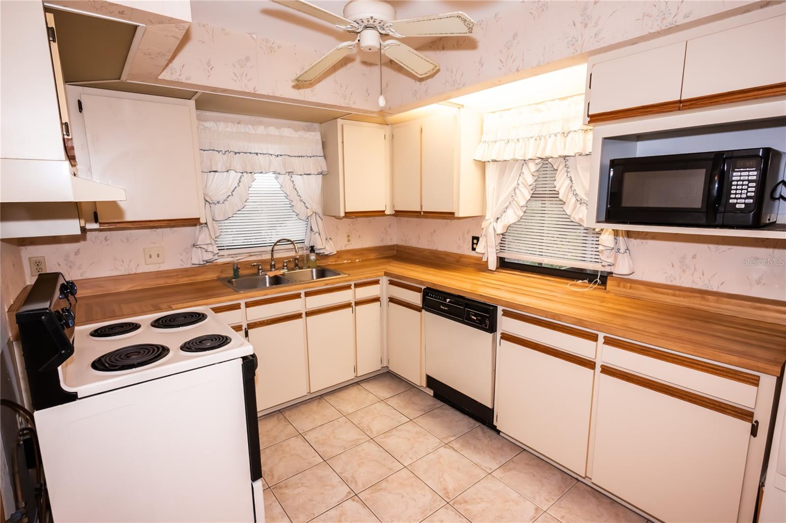 TANGERINE TRAILS - Residential