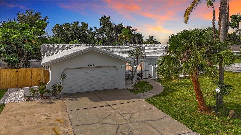 Photo of 6203 11th Avenue W, Bradenton, FL 34209 (MLS # A4665018)