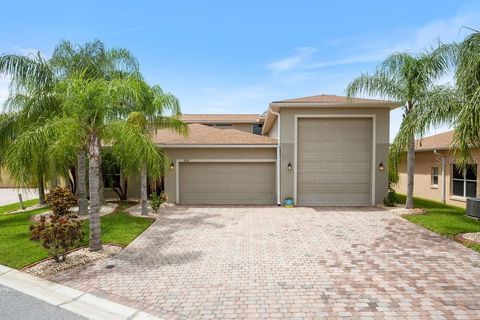 A home in LAKE WALES