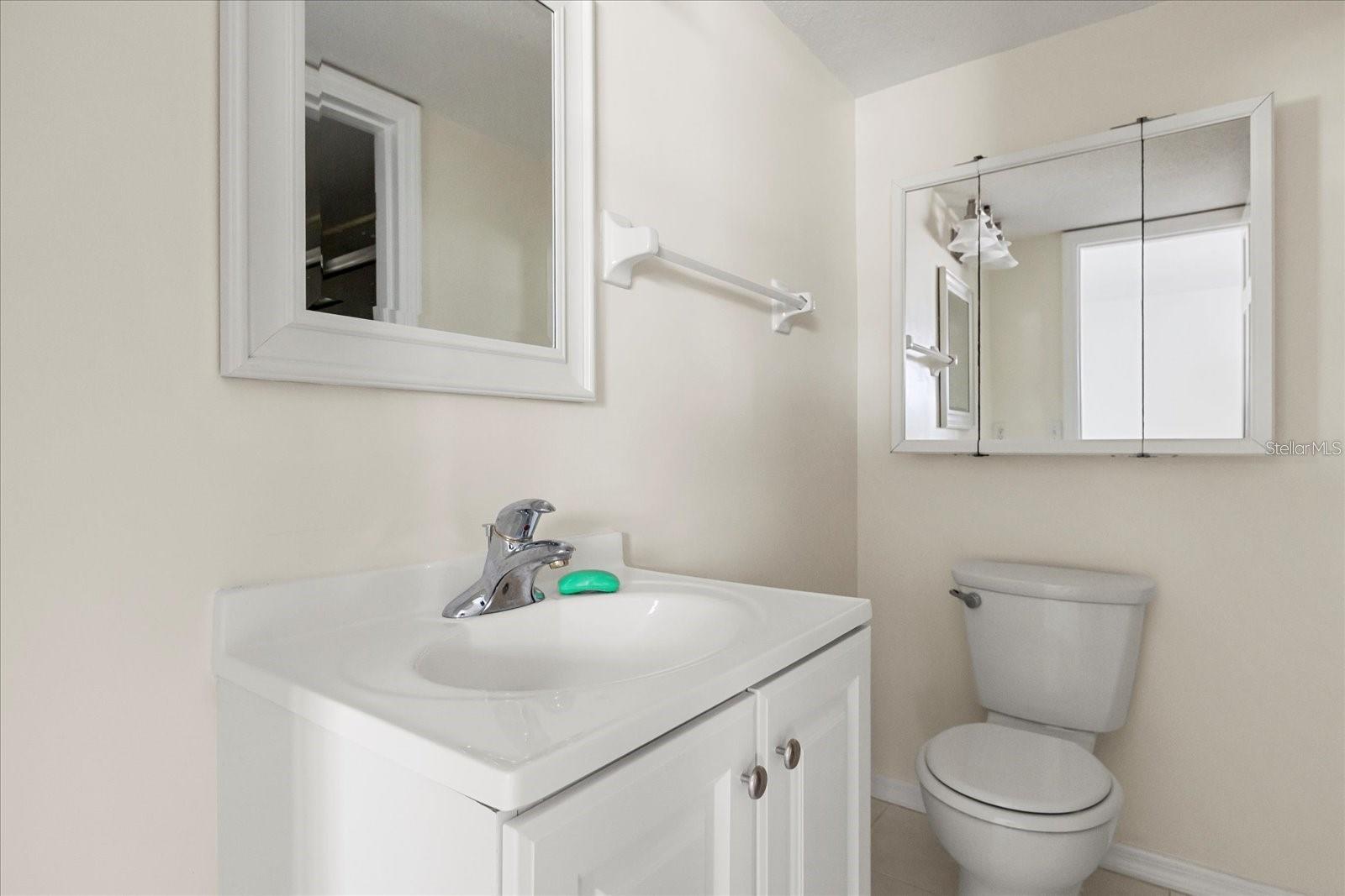 COLONIAL TWNHS CONDO APT PH 01 - Residential