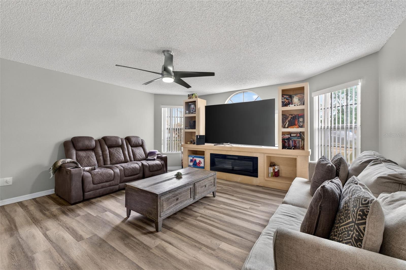 VILLAS AT LAGUNA BAY CONDO - Residential