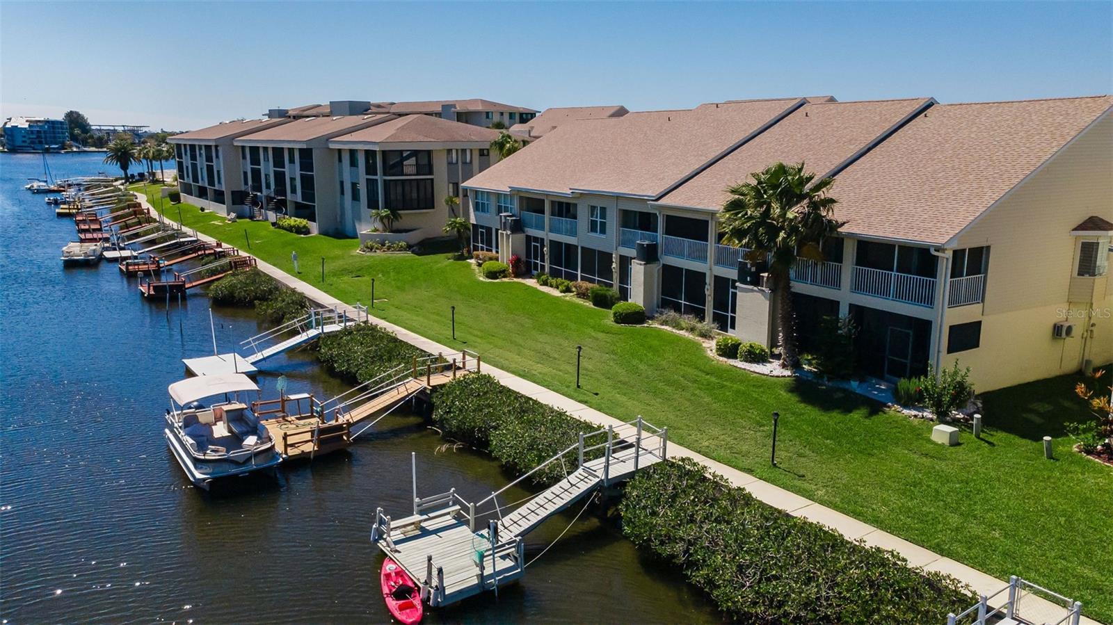 TWNHMS BY GULF SAND PEBBLE PRCL 01 - Residential