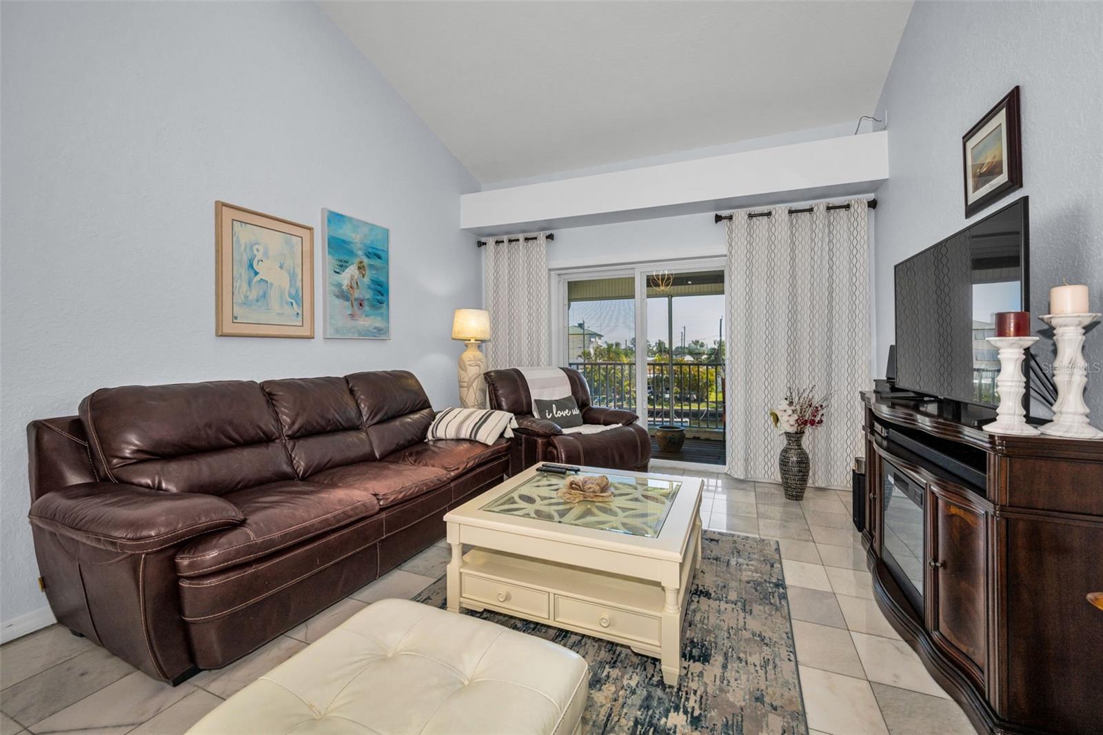 TWNHMS BY GULF SAND PEBBLE PRCL 01 - Residential