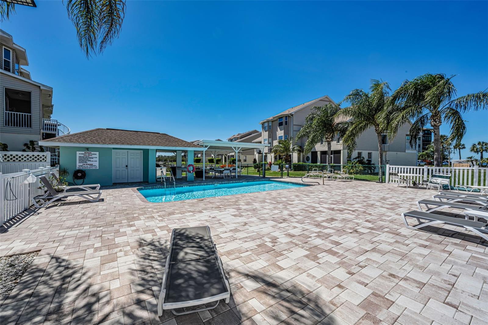 TWNHMS BY GULF SAND PEBBLE PRCL 01 - Residential