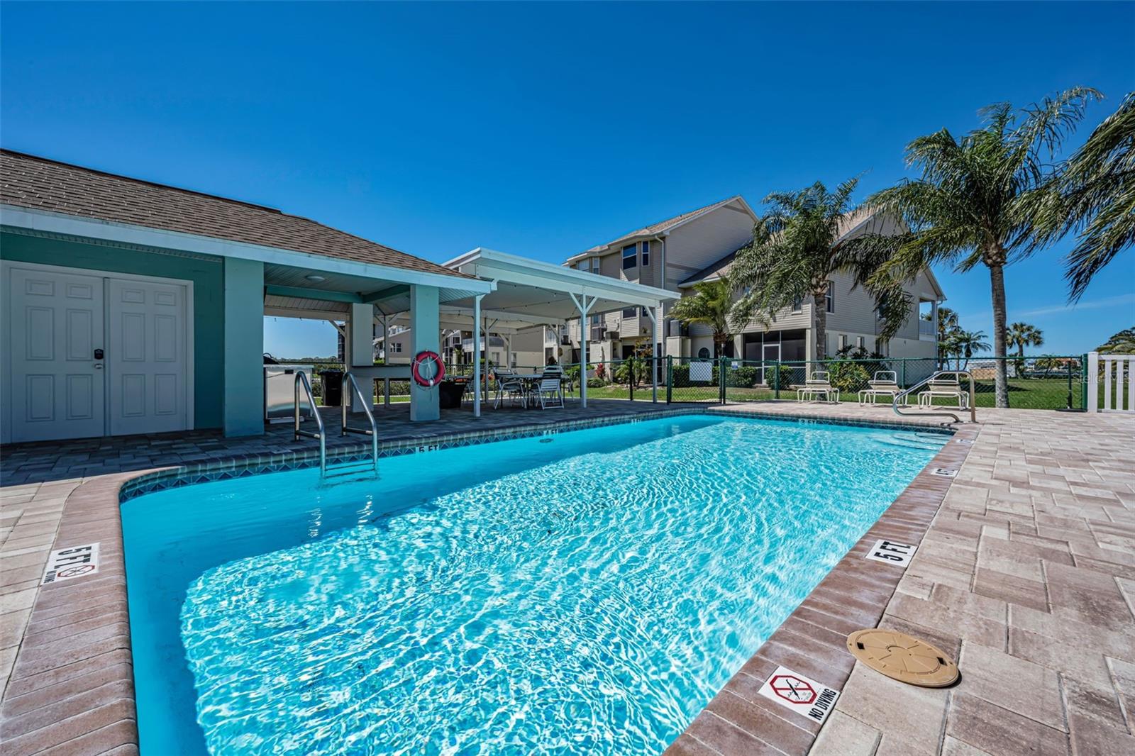 TWNHMS BY GULF SAND PEBBLE PRCL 01 - Residential