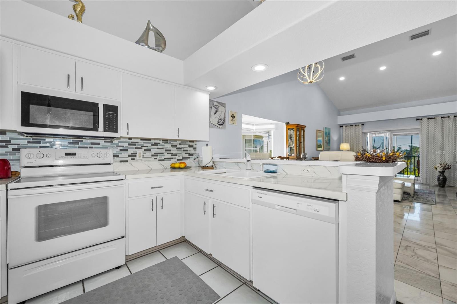 TWNHMS BY GULF SAND PEBBLE PRCL 01 - Residential