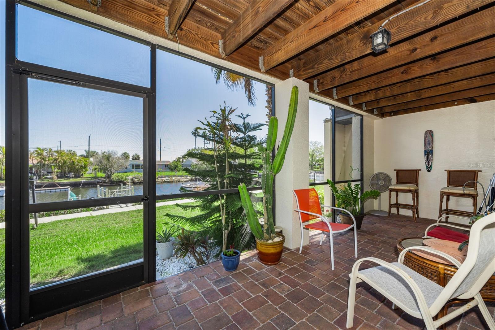 TWNHMS BY GULF SAND PEBBLE PRCL 01 - Residential