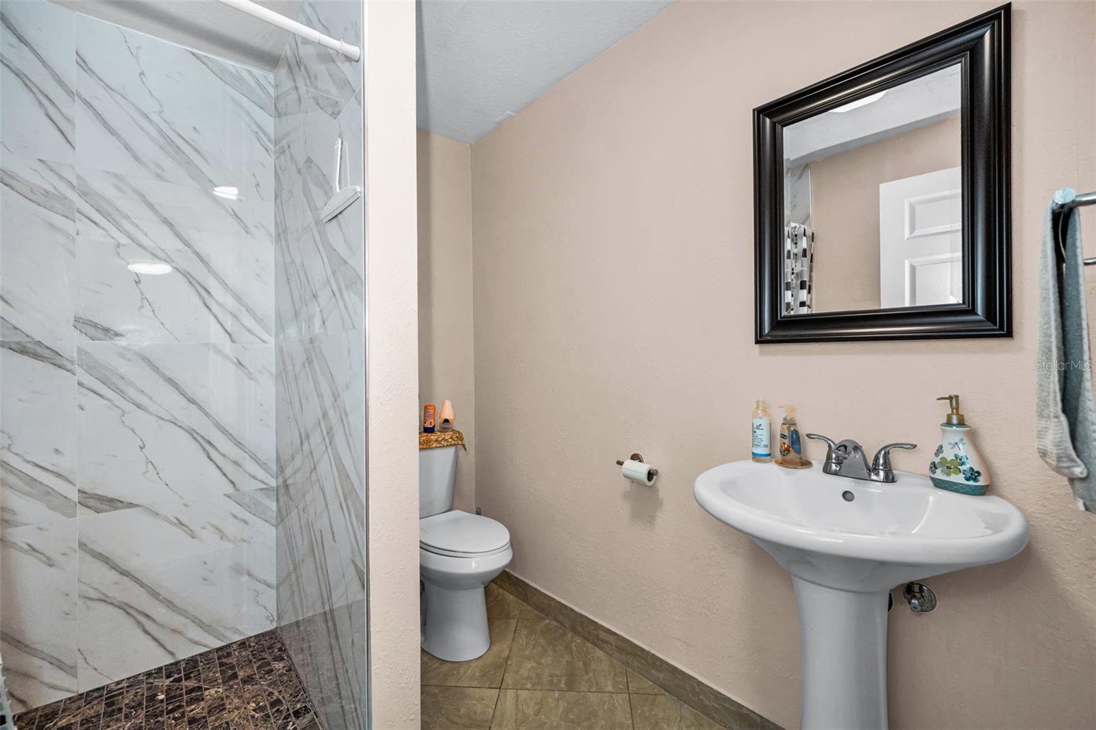 TWNHMS BY GULF SAND PEBBLE PRCL 01 - Residential