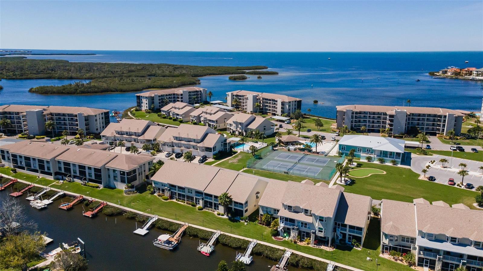 TWNHMS BY GULF SAND PEBBLE PRCL 01 - Residential