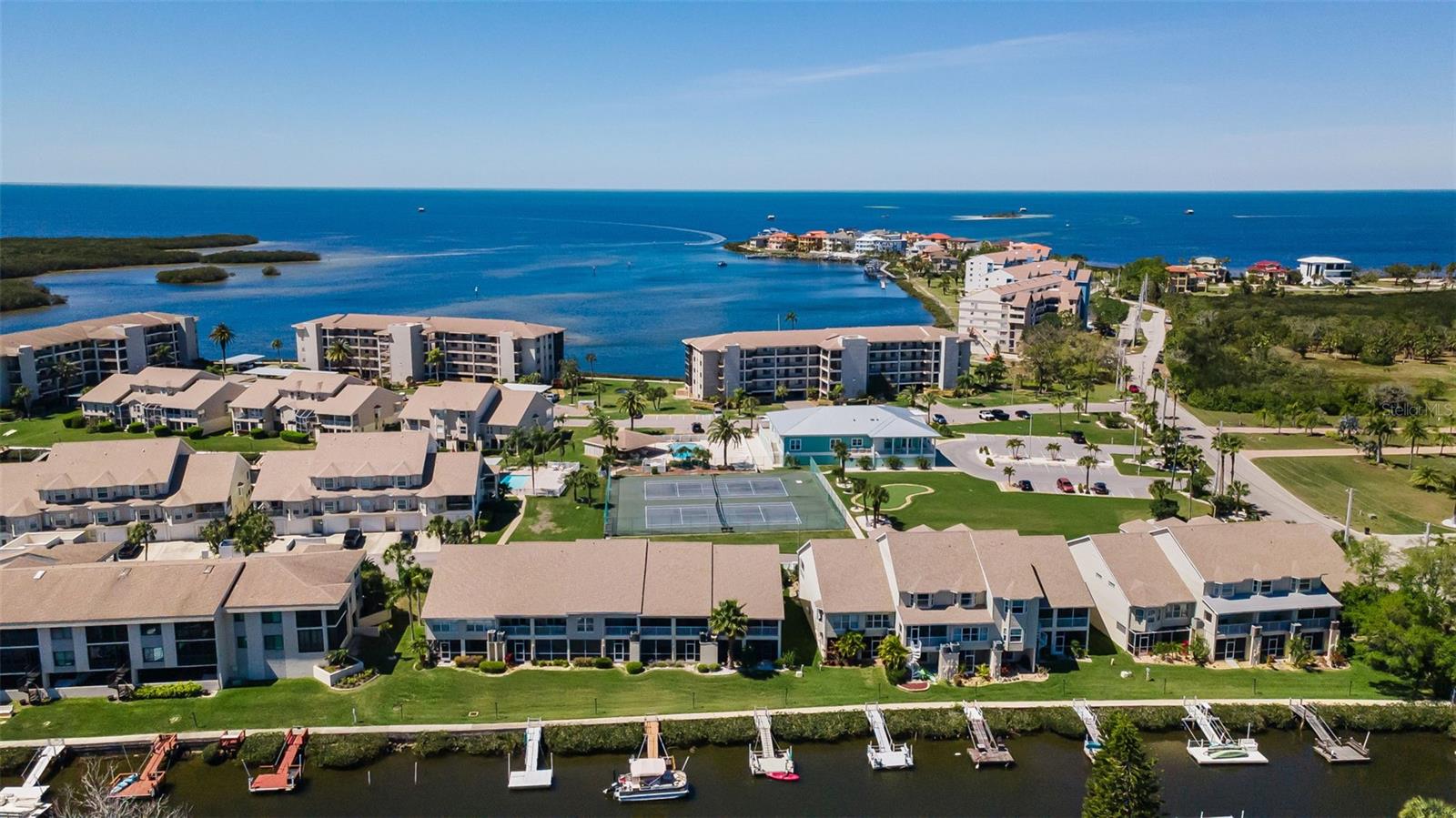 TWNHMS BY GULF SAND PEBBLE PRCL 01 - Residential