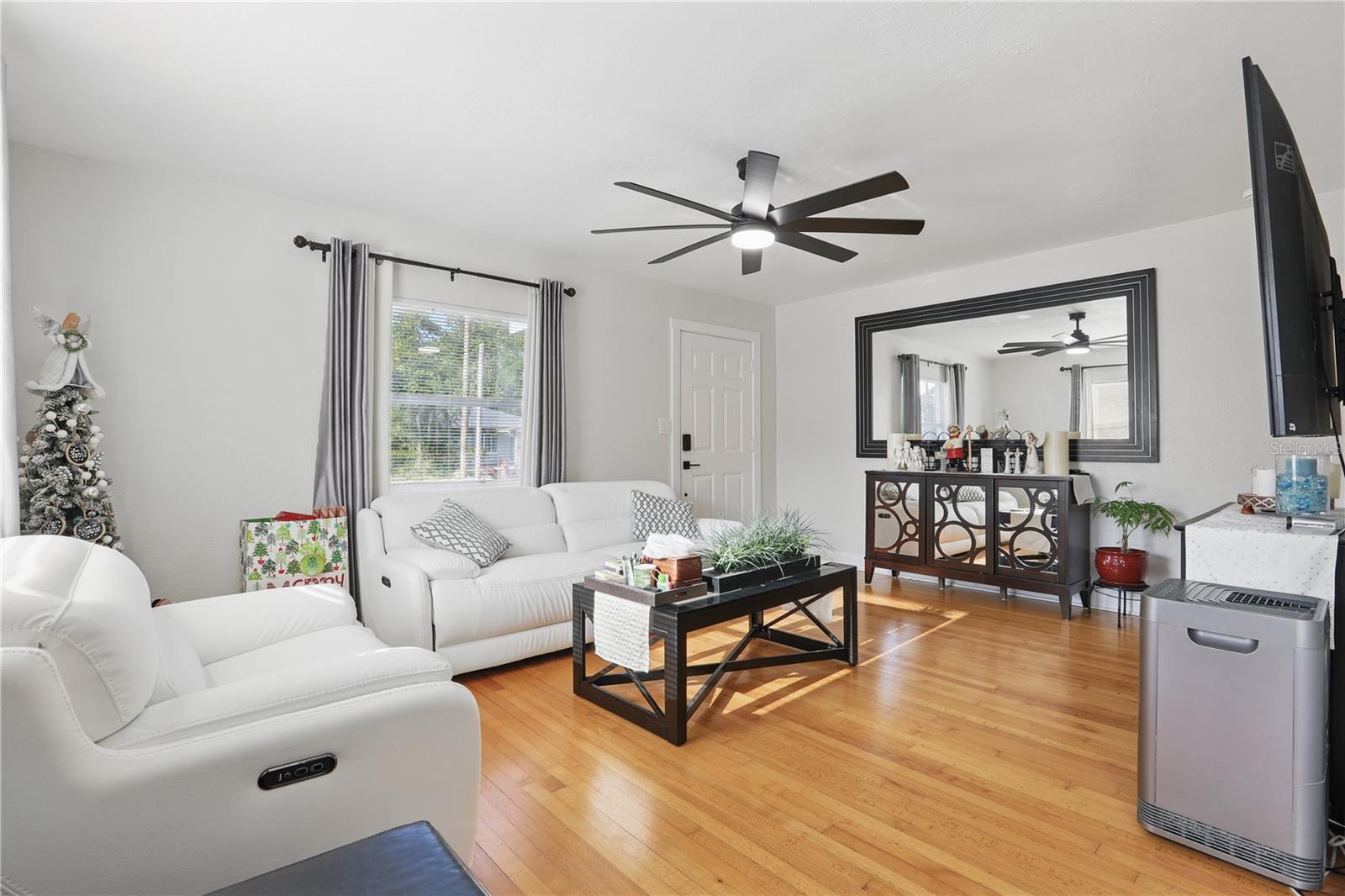 24 W KING STREET