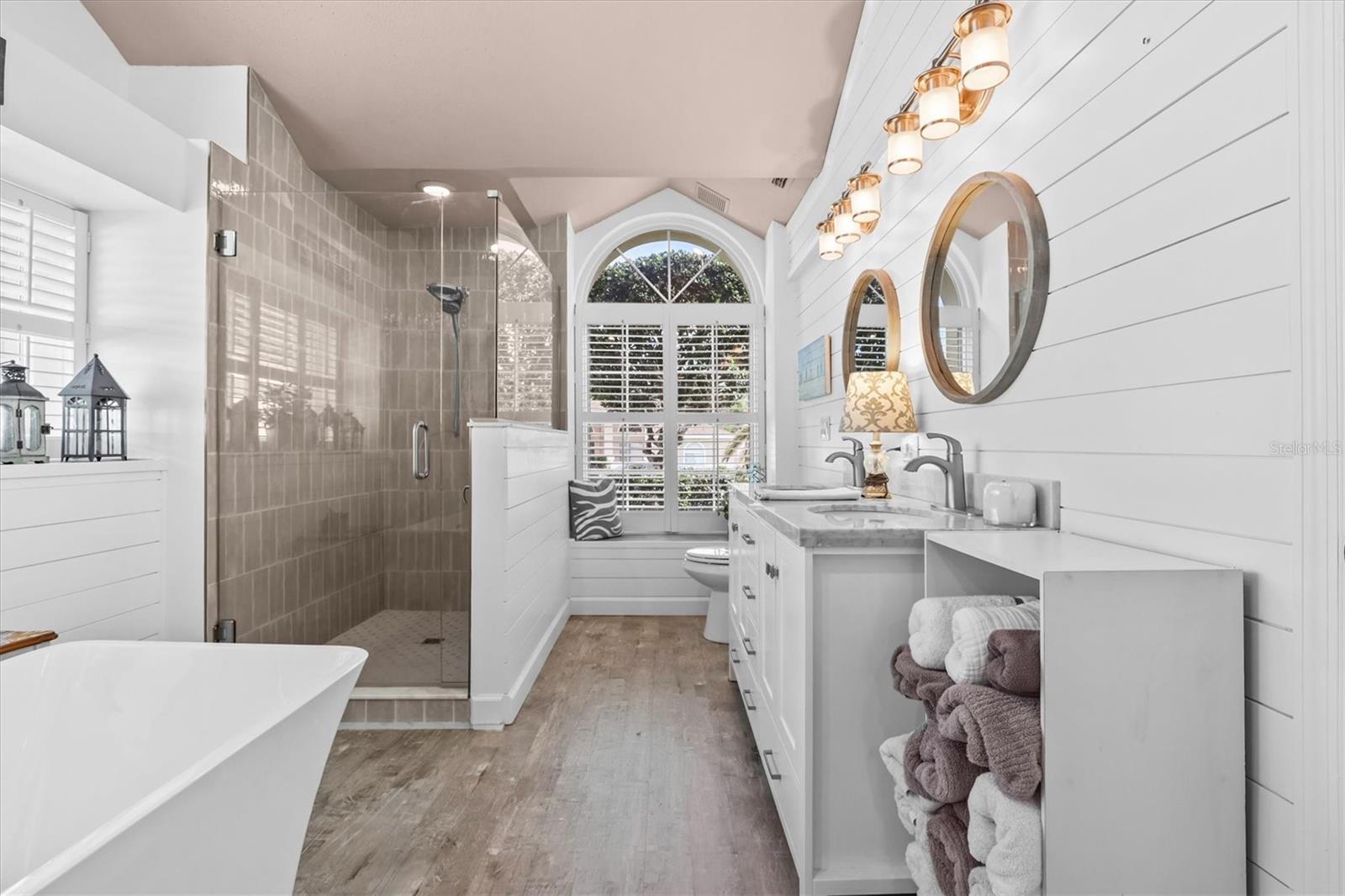 SEVEN HILLS - Residential