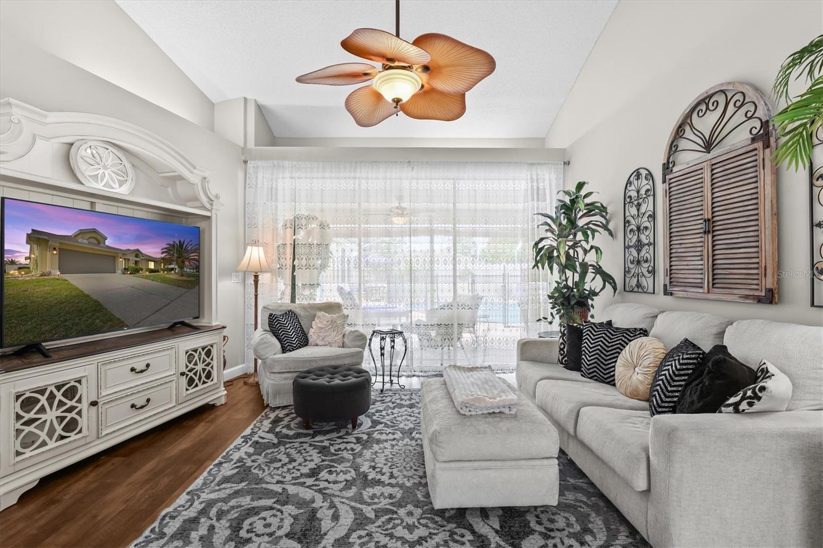 SEVEN HILLS - Residential