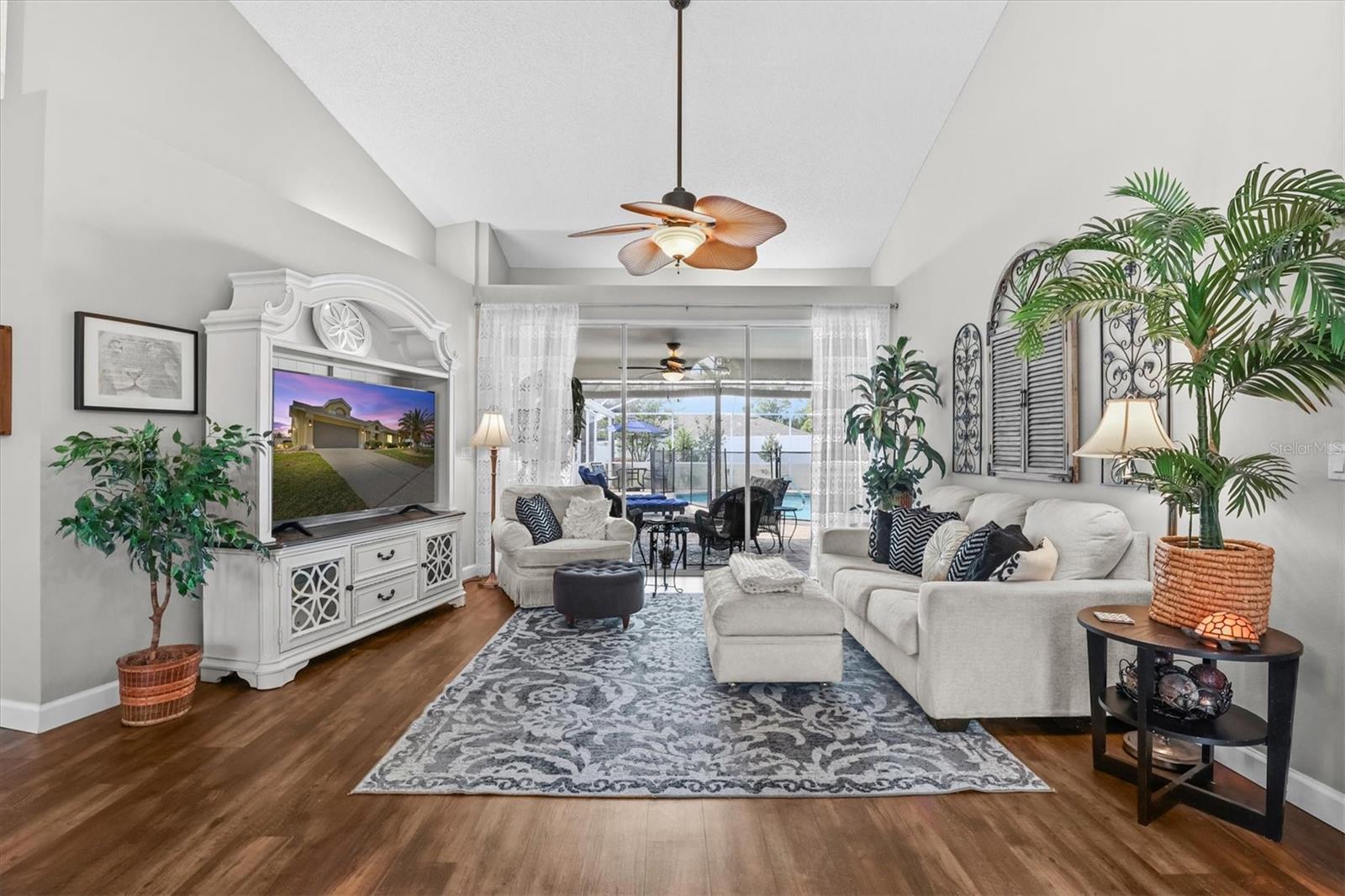 SEVEN HILLS - Residential