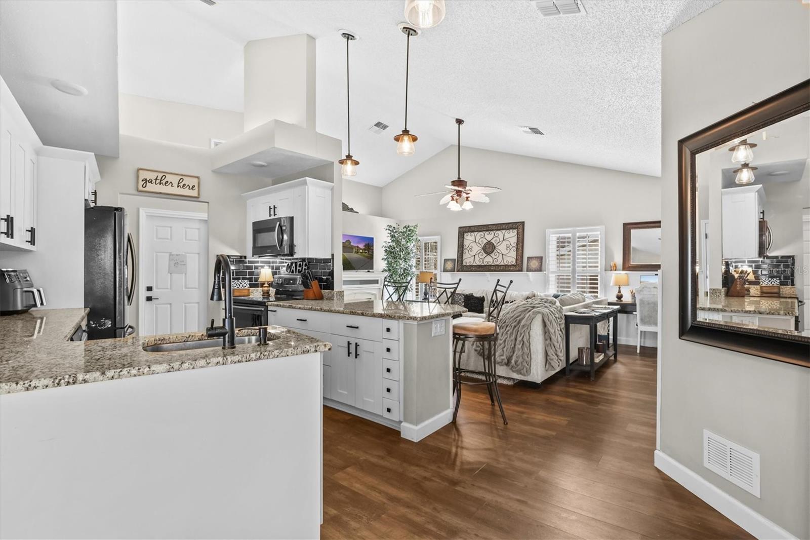 SEVEN HILLS - Residential