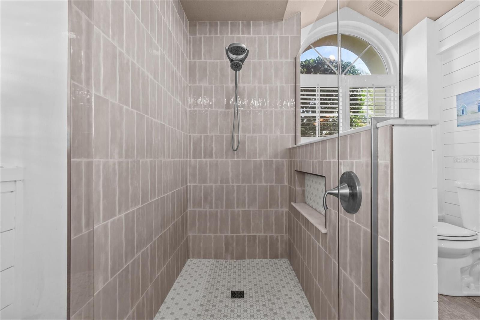 SEVEN HILLS - Residential