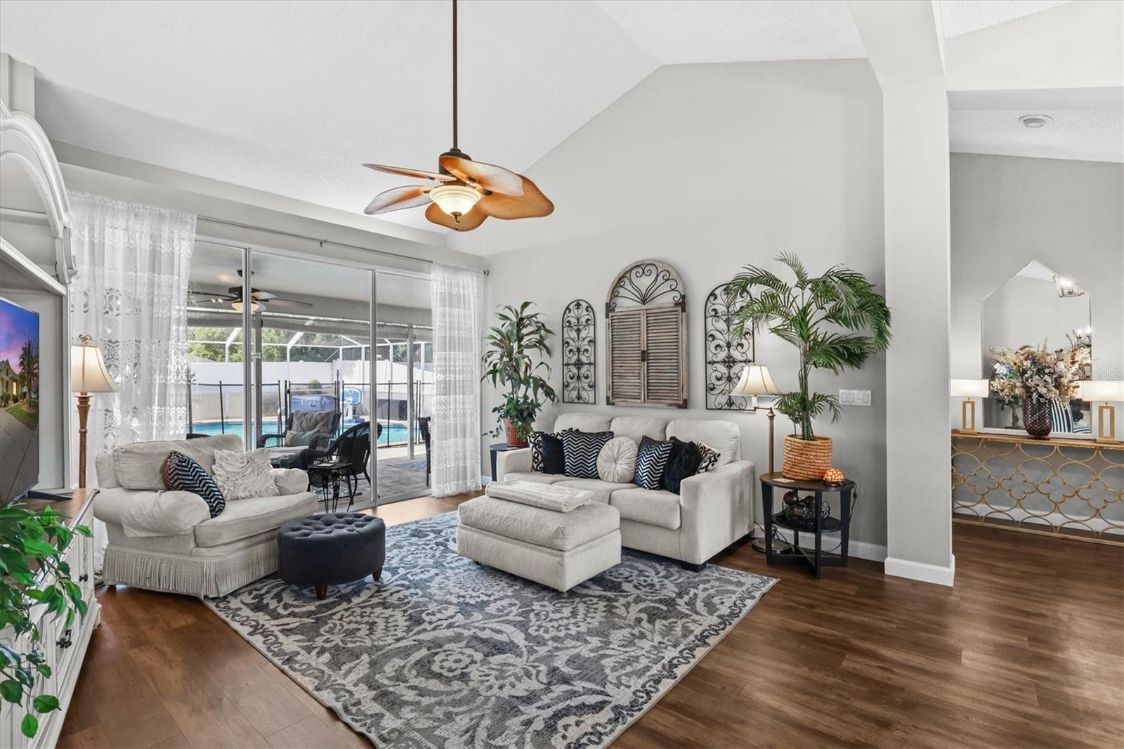 SEVEN HILLS - Residential